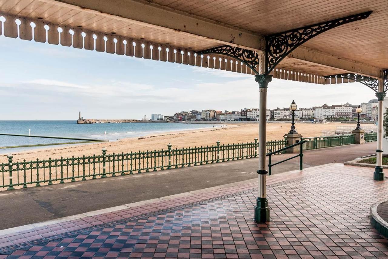 Cosy Coach House Garden Apartment By The Sea, Own Entrance Door, Garden Terrace With Exclusive Rear Door Access & Free Reserved Parking Space Only 2 Mtrs From Your Apt Door! Early Checkin From 3Pm And Late Check Out Till 11Am Available! Broadstairs Dış mekan fotoğraf